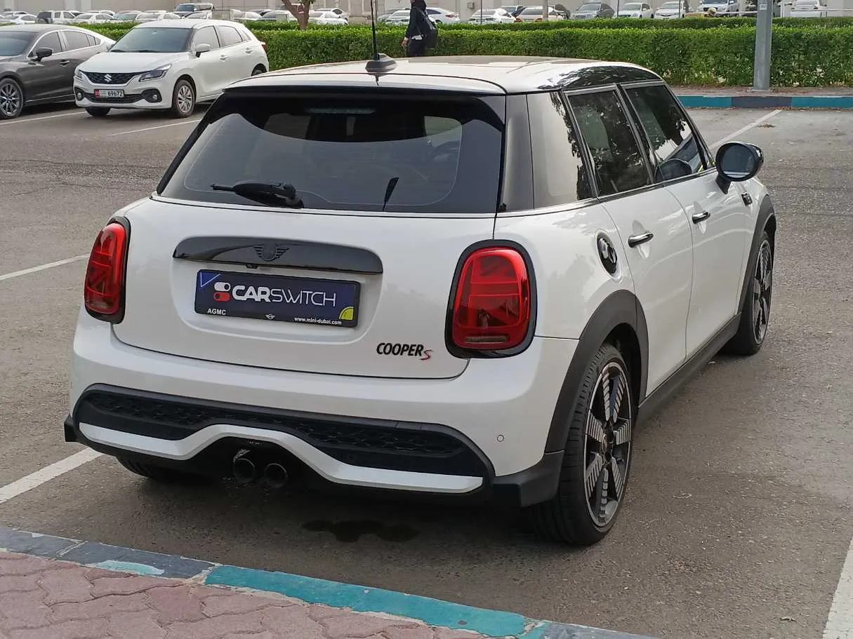 Car image 5
