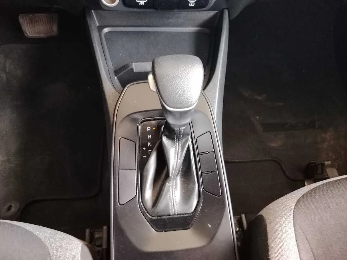 Car image 19