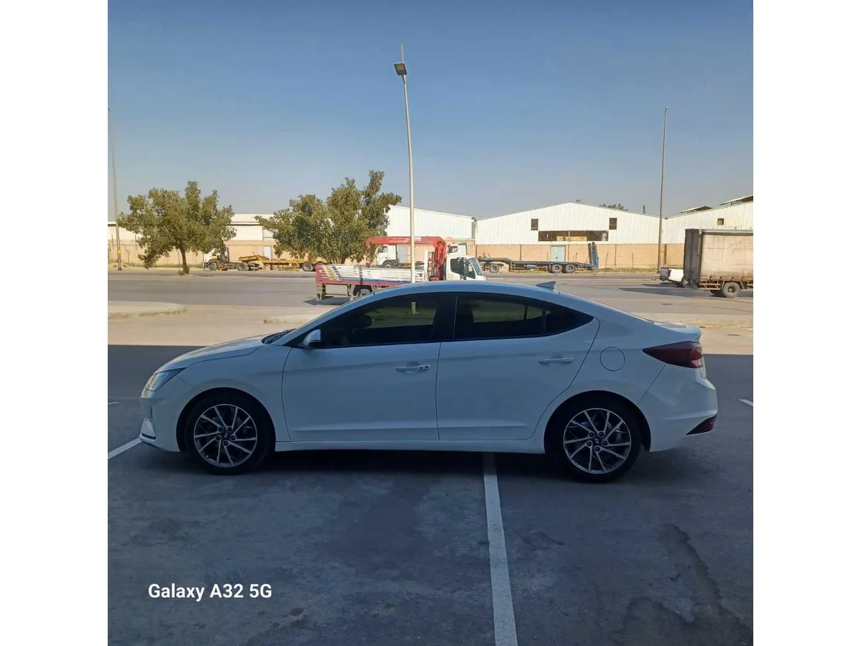 Car image 7