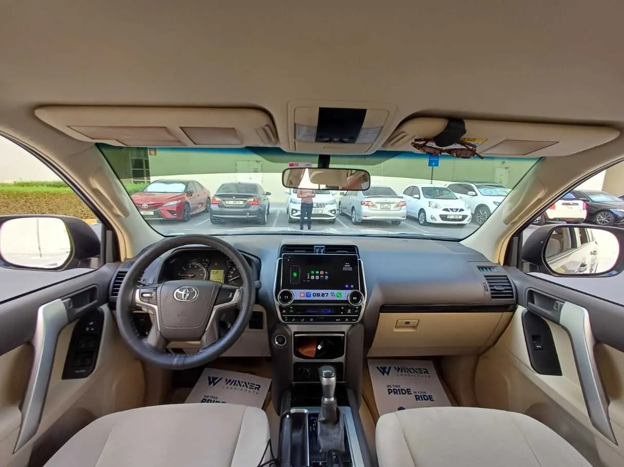 Car image 17