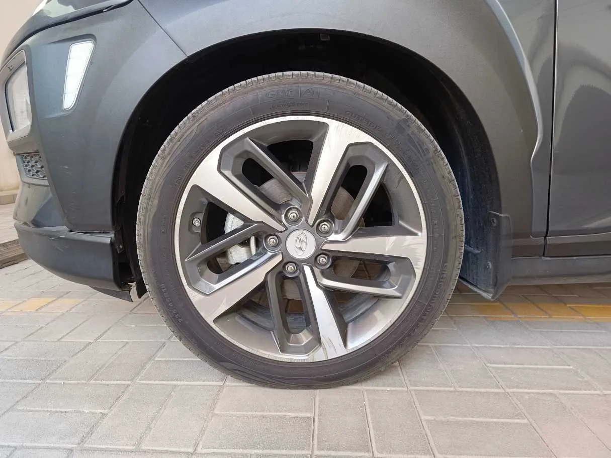 Car image 10