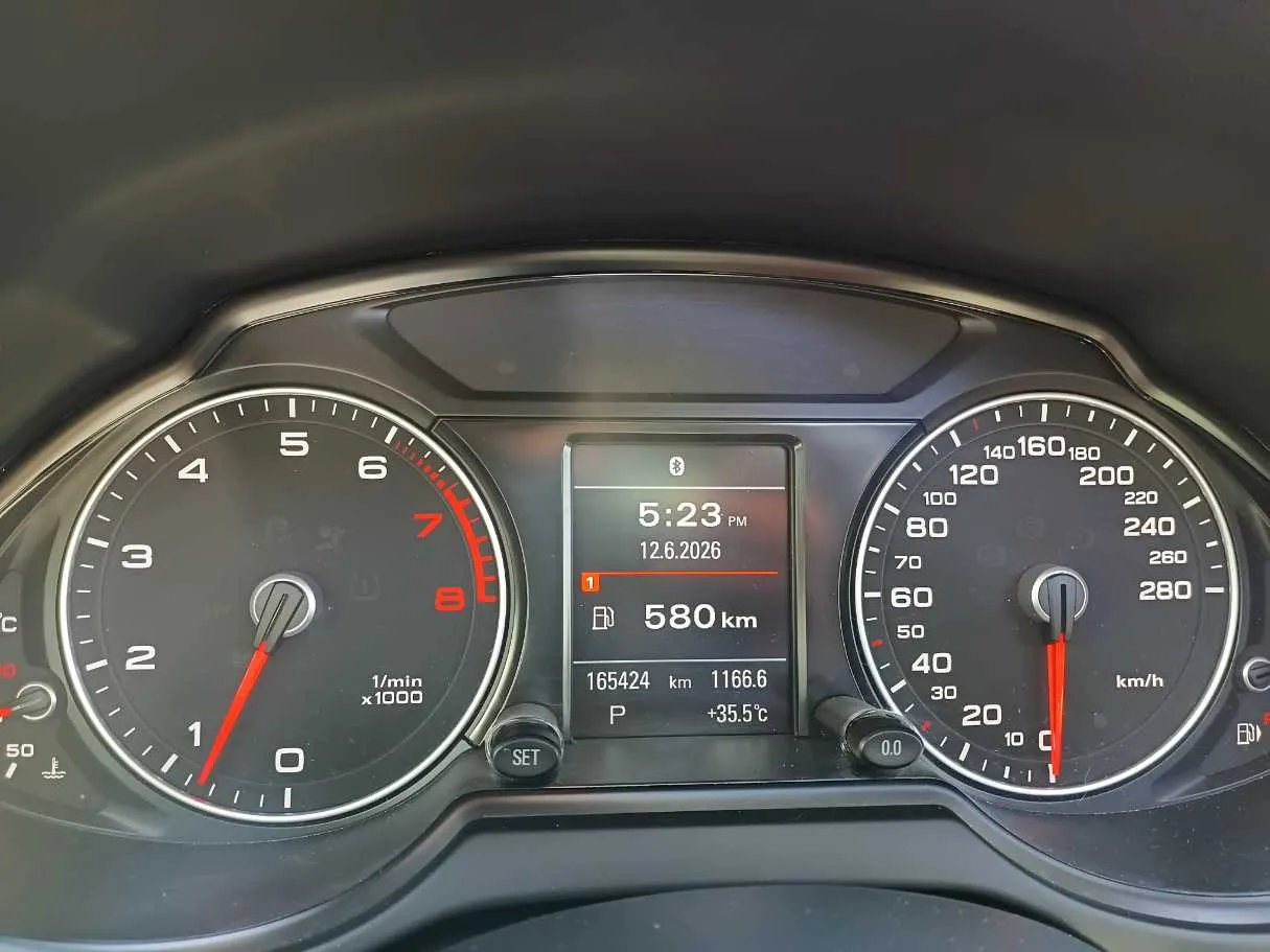 Car image 23