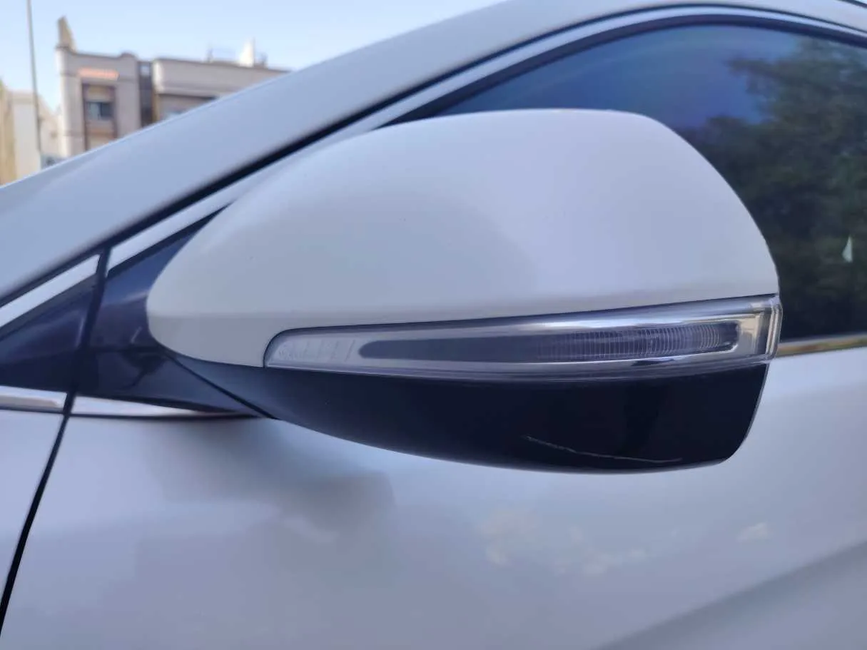 Car image 28