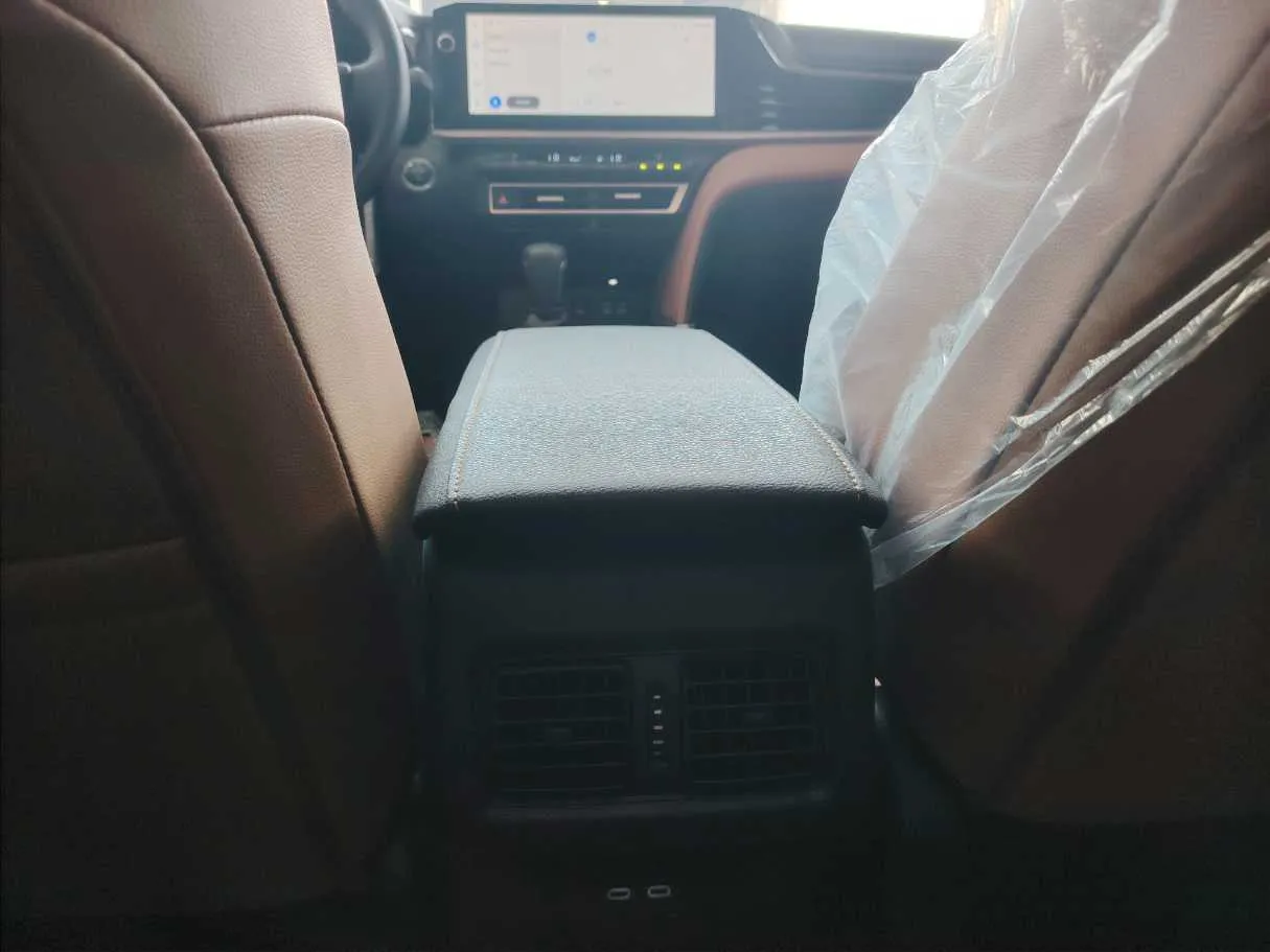 Car image 35
