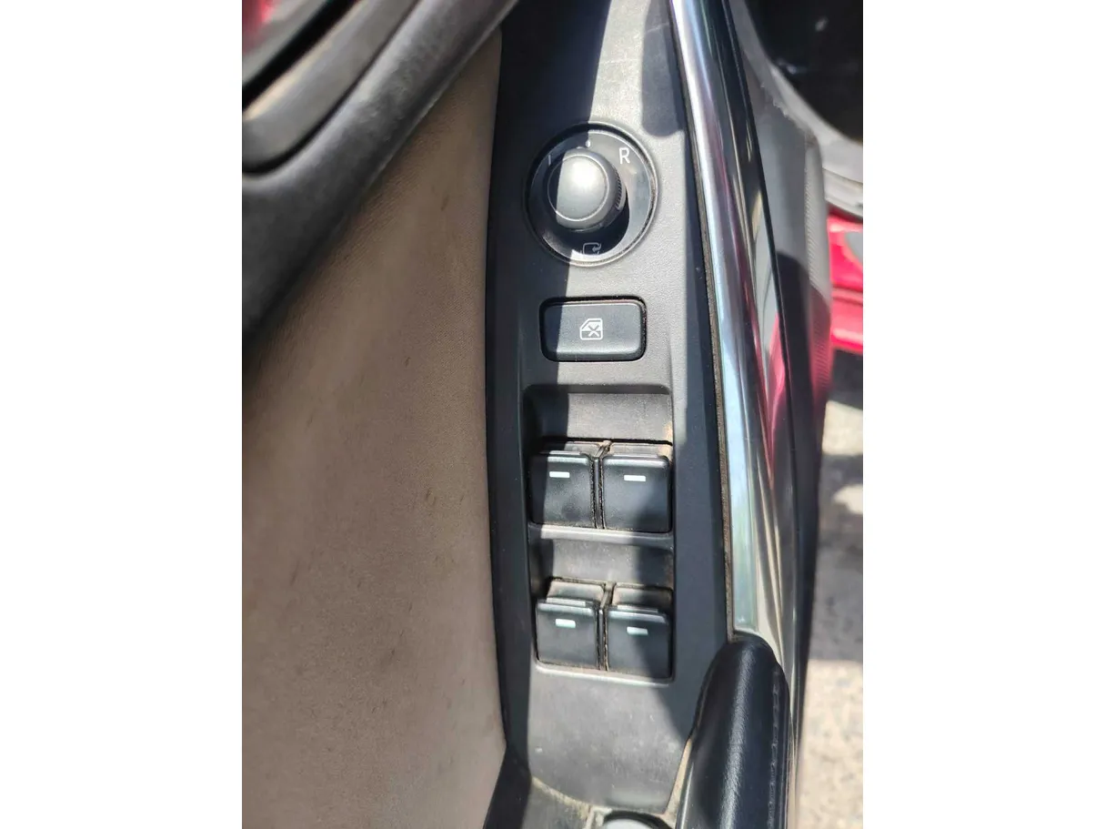 Car image 38