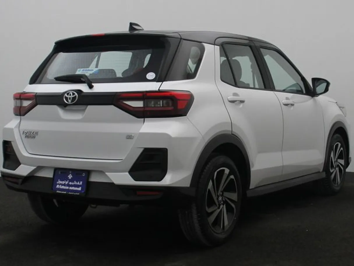Car image 2