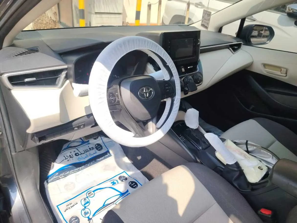 Car image 12