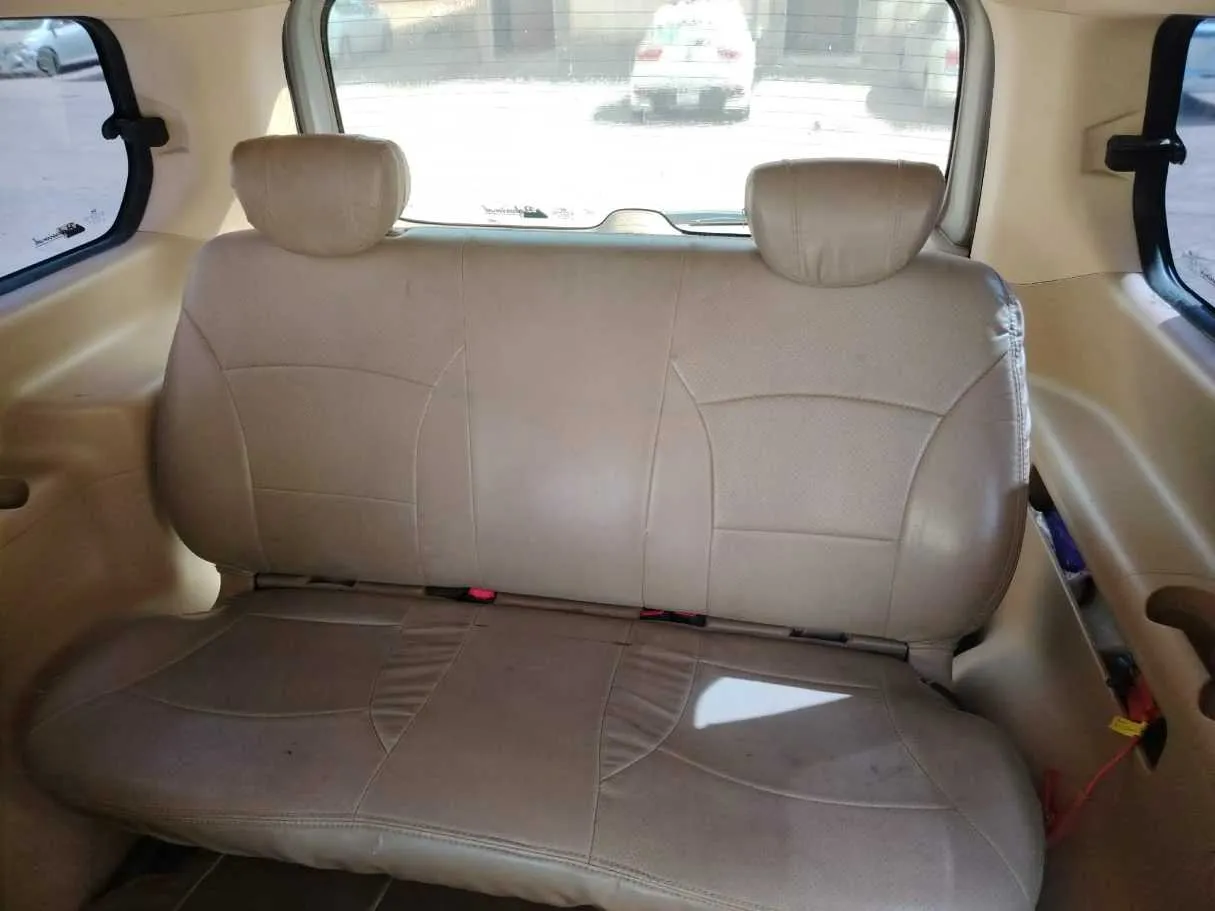 Car image 27