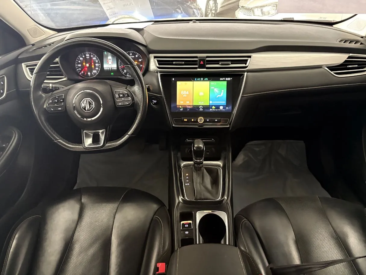 Car image 17
