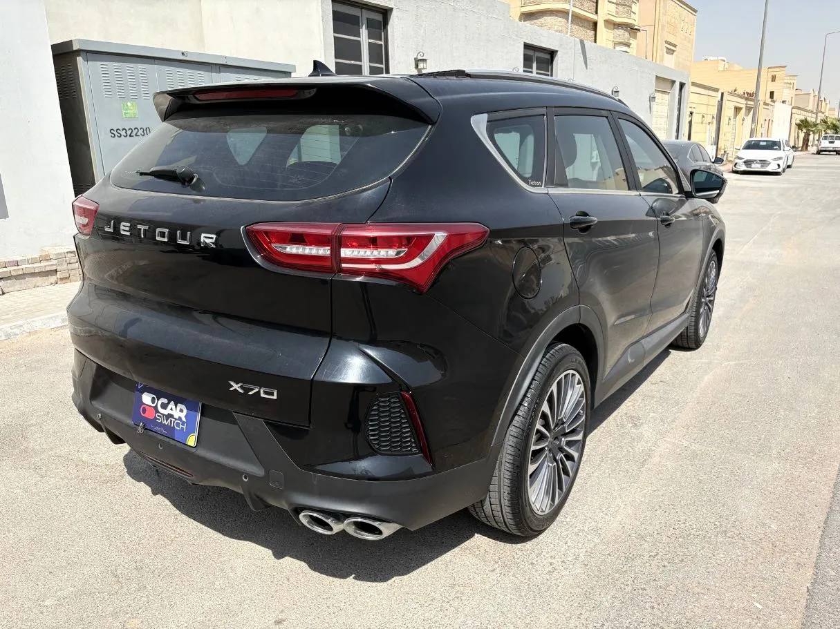 Car image 5