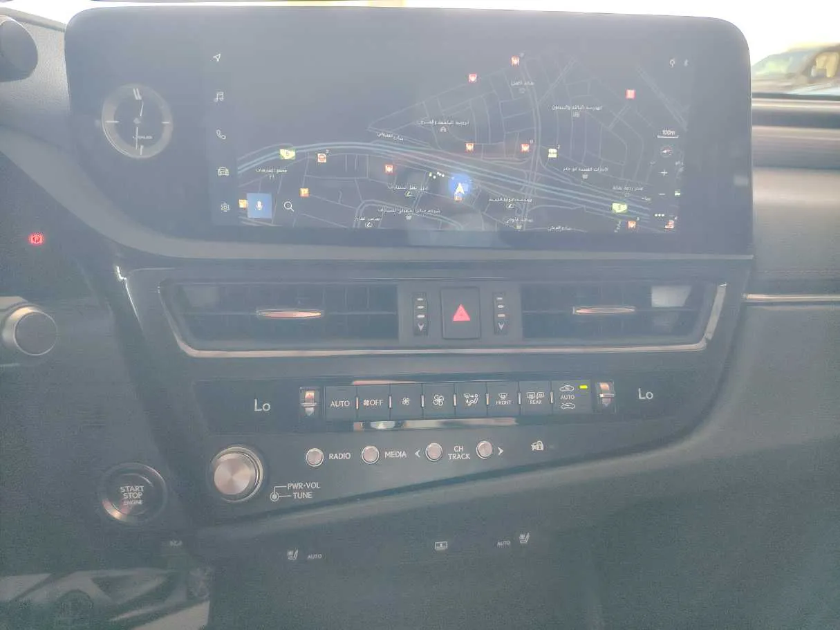 Car image 25