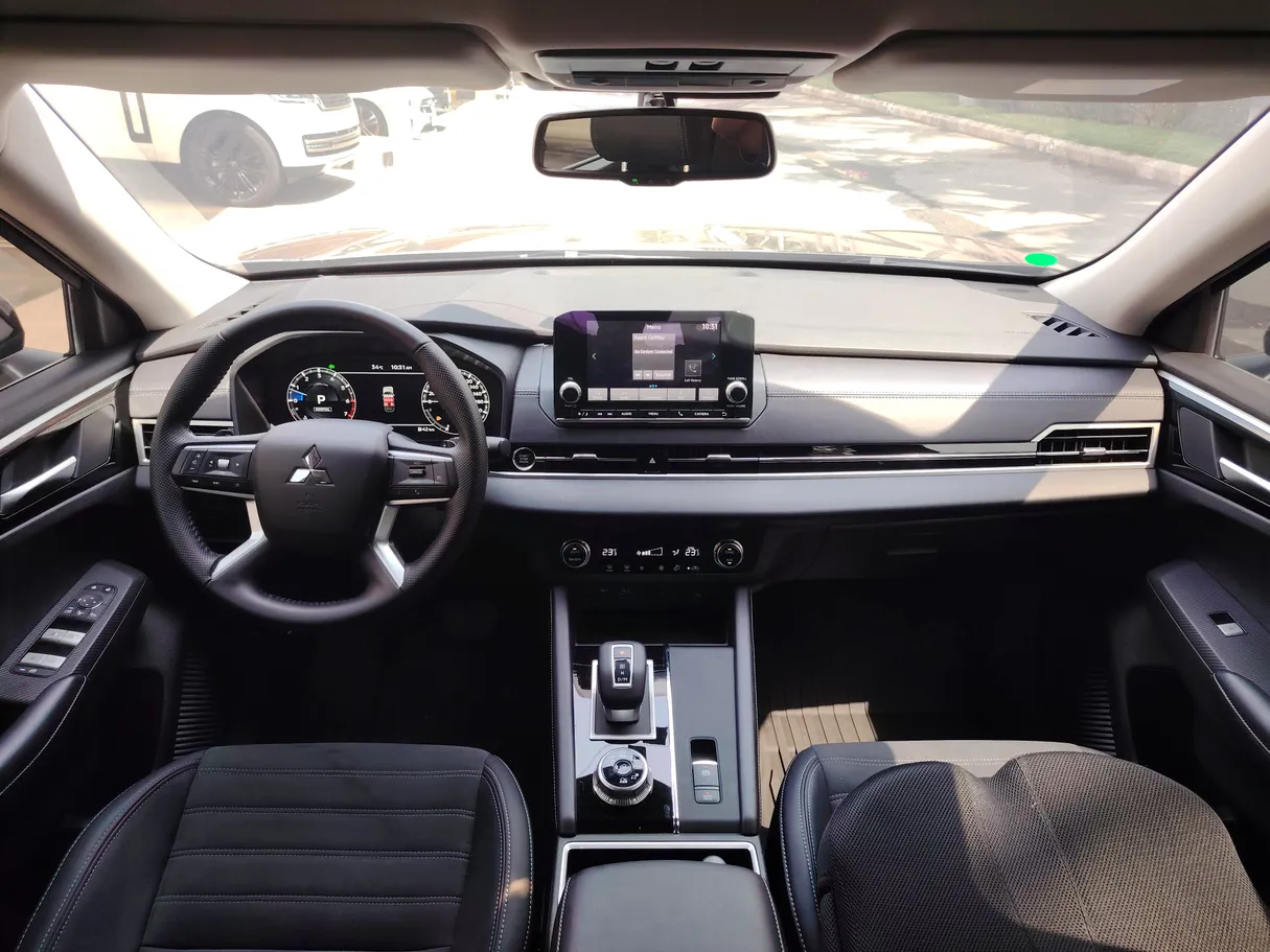 Car image 21