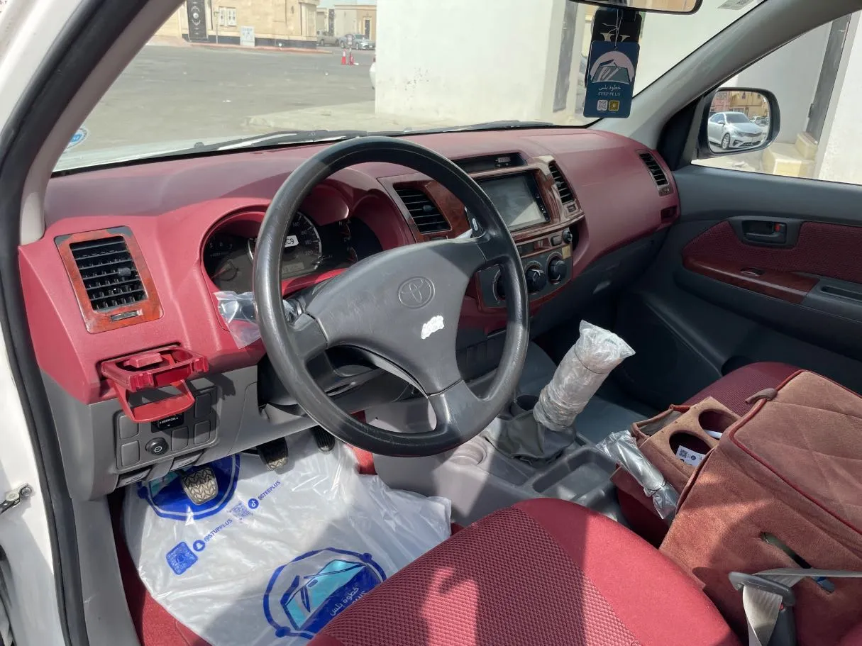 Car image 11