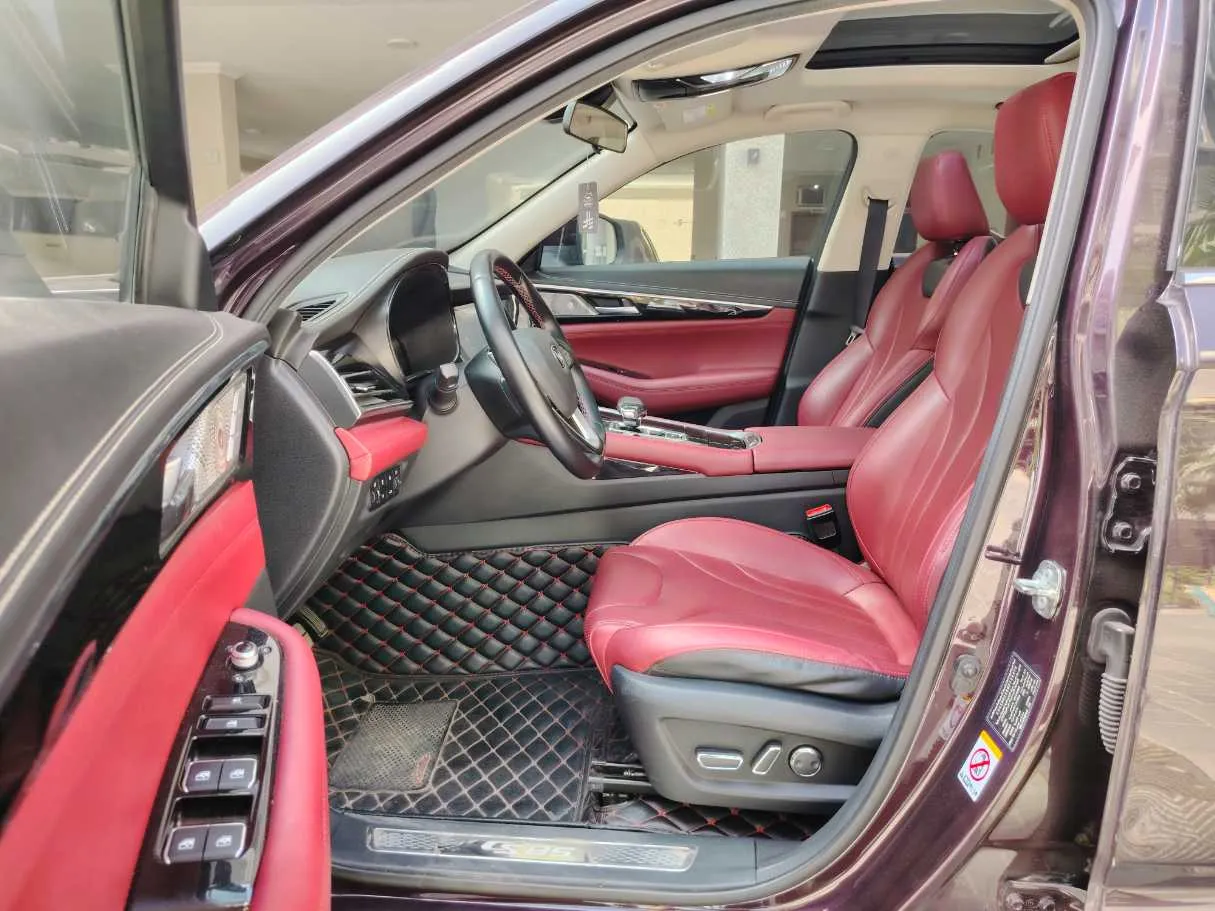 Car image 11