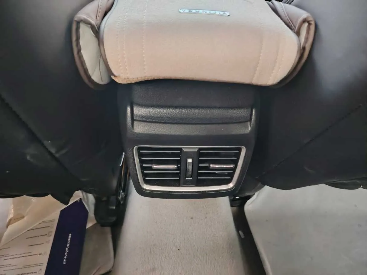 Car image 38