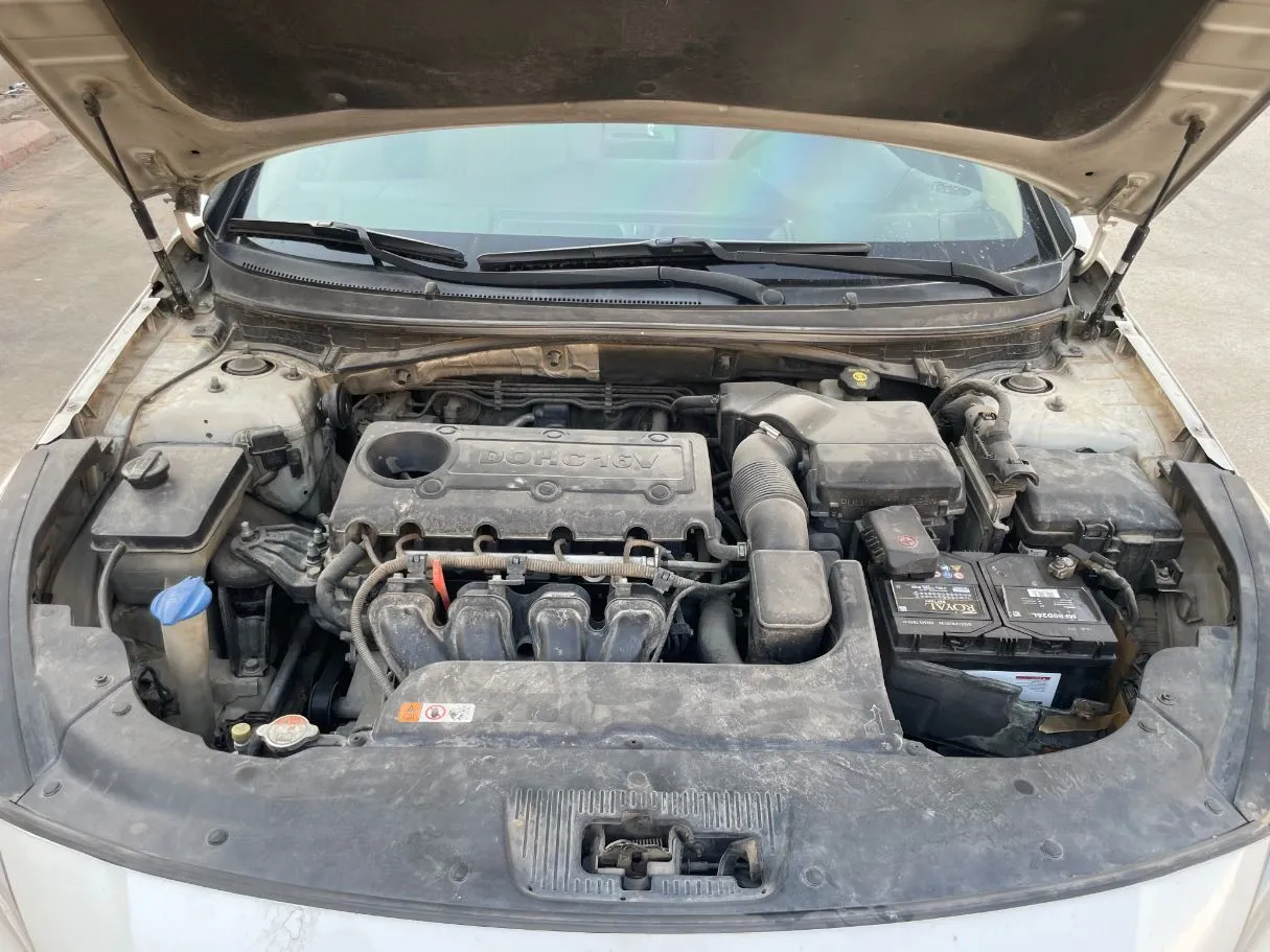 Car image 26