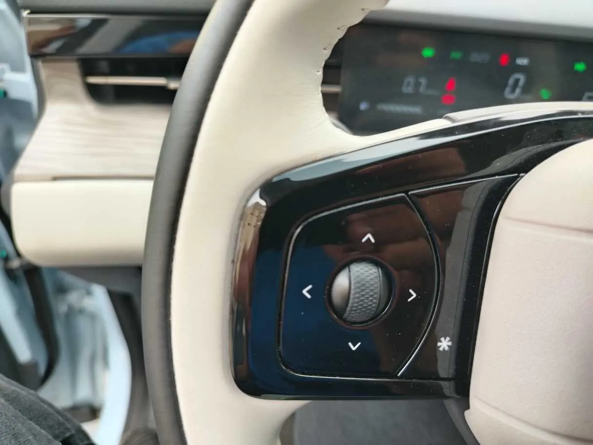 Car image 29