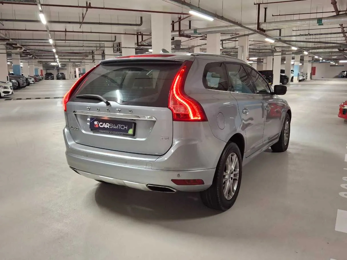 Car image 5