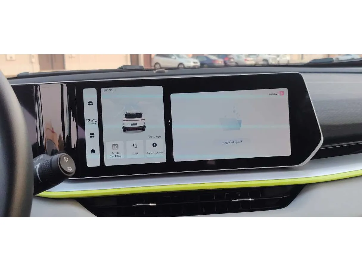 Car image 19