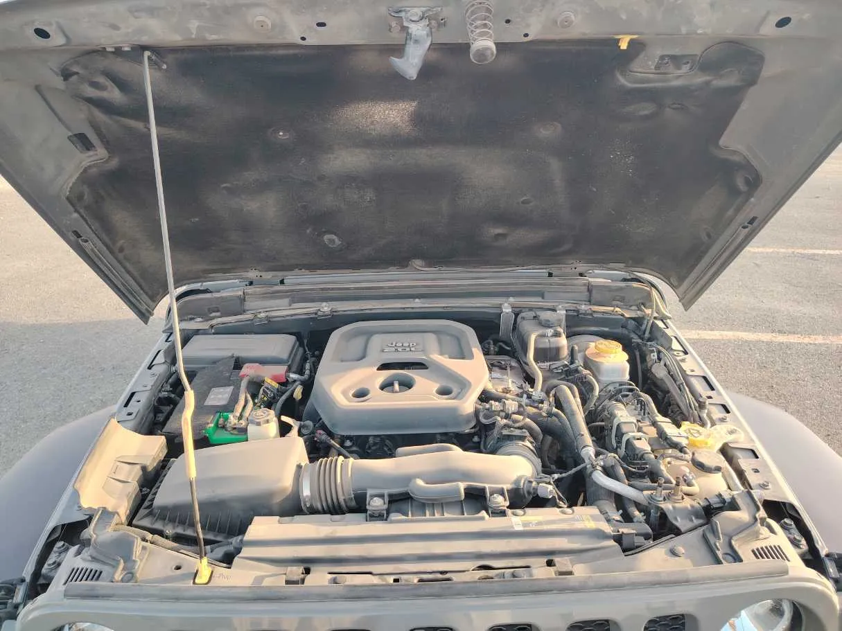 Car image 28