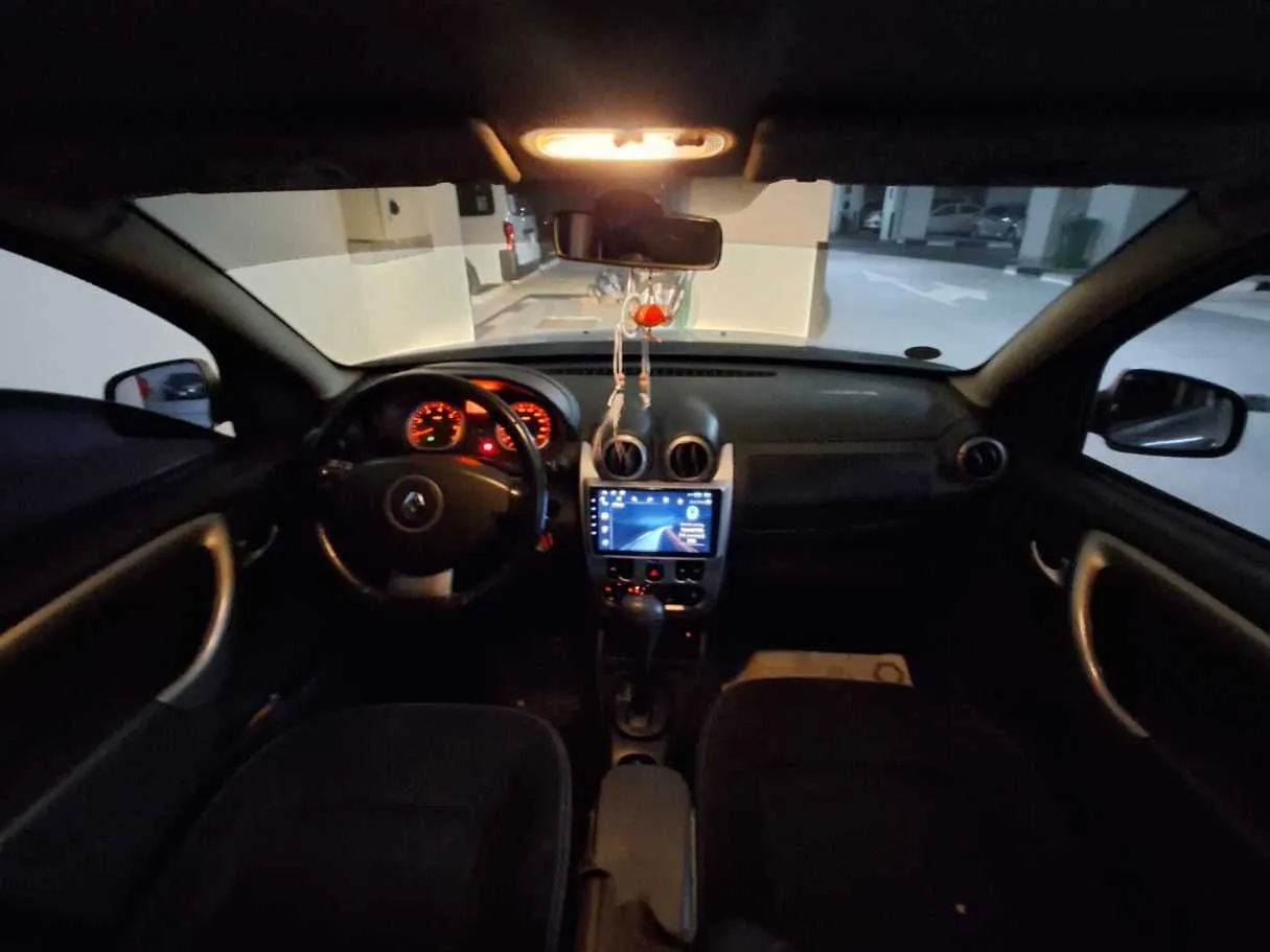 Car image 13