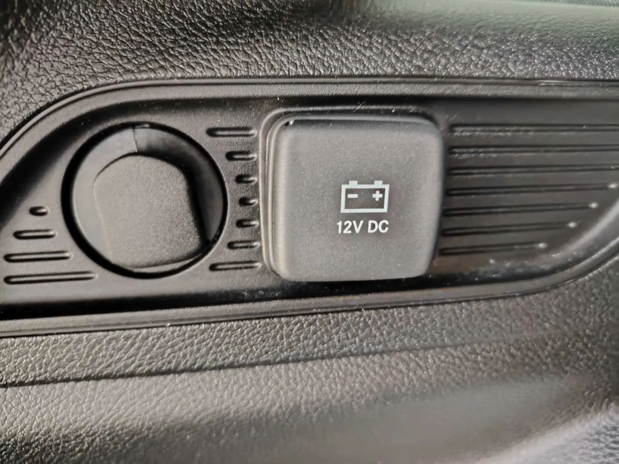 Car image 35