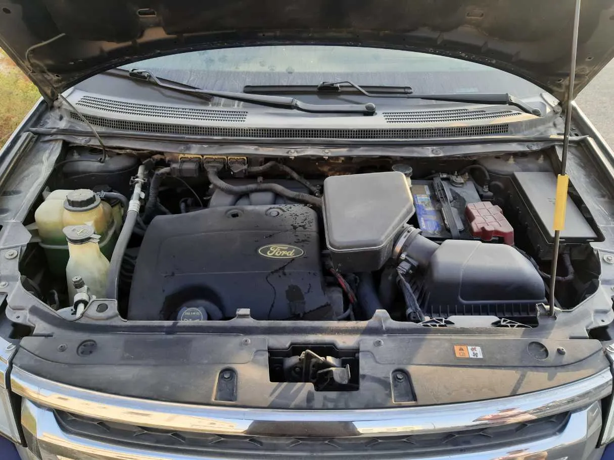Car image 18
