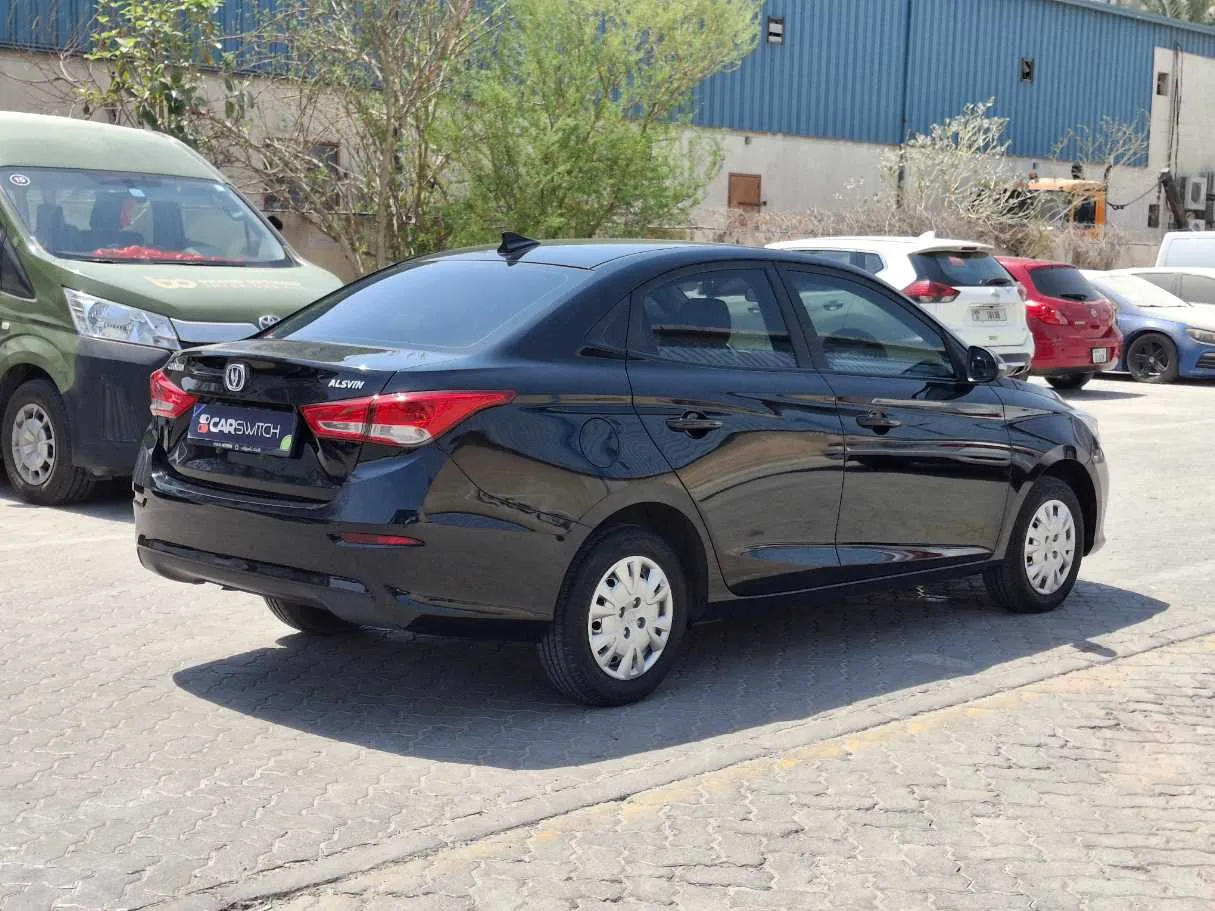 Car image 7