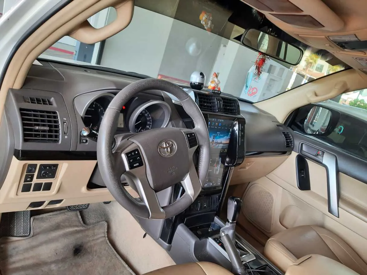 Car image 11