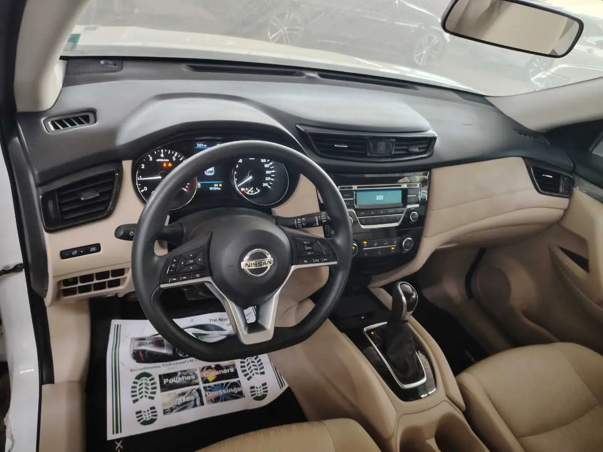 Car image 17