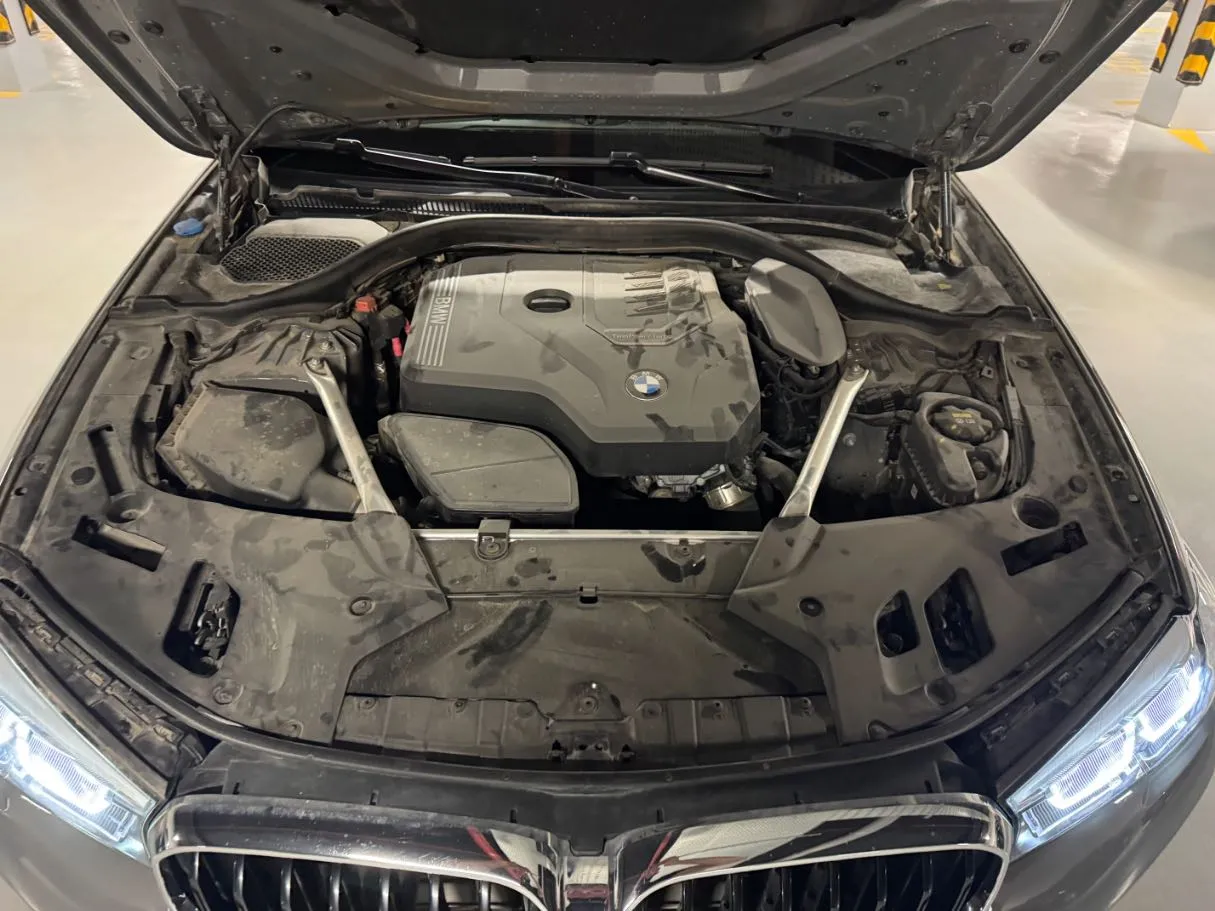 Car image 21