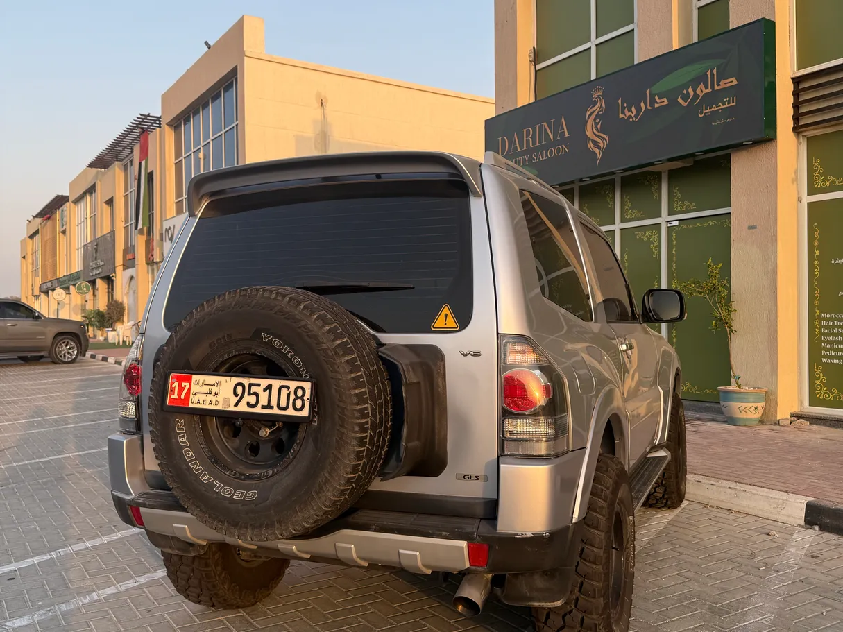 Car image 5