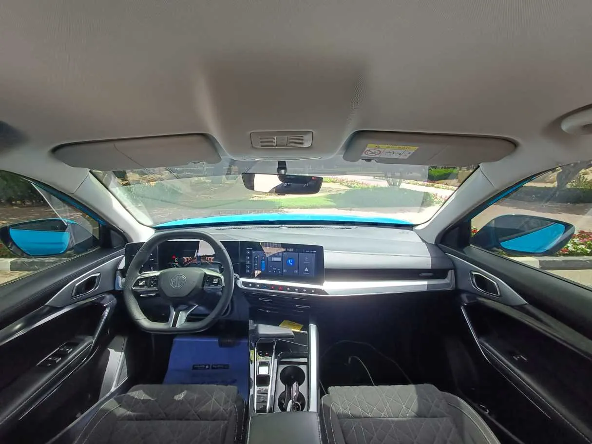 Car image 14