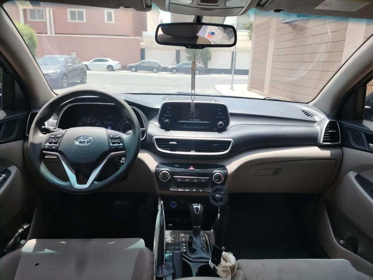 Car image 22
