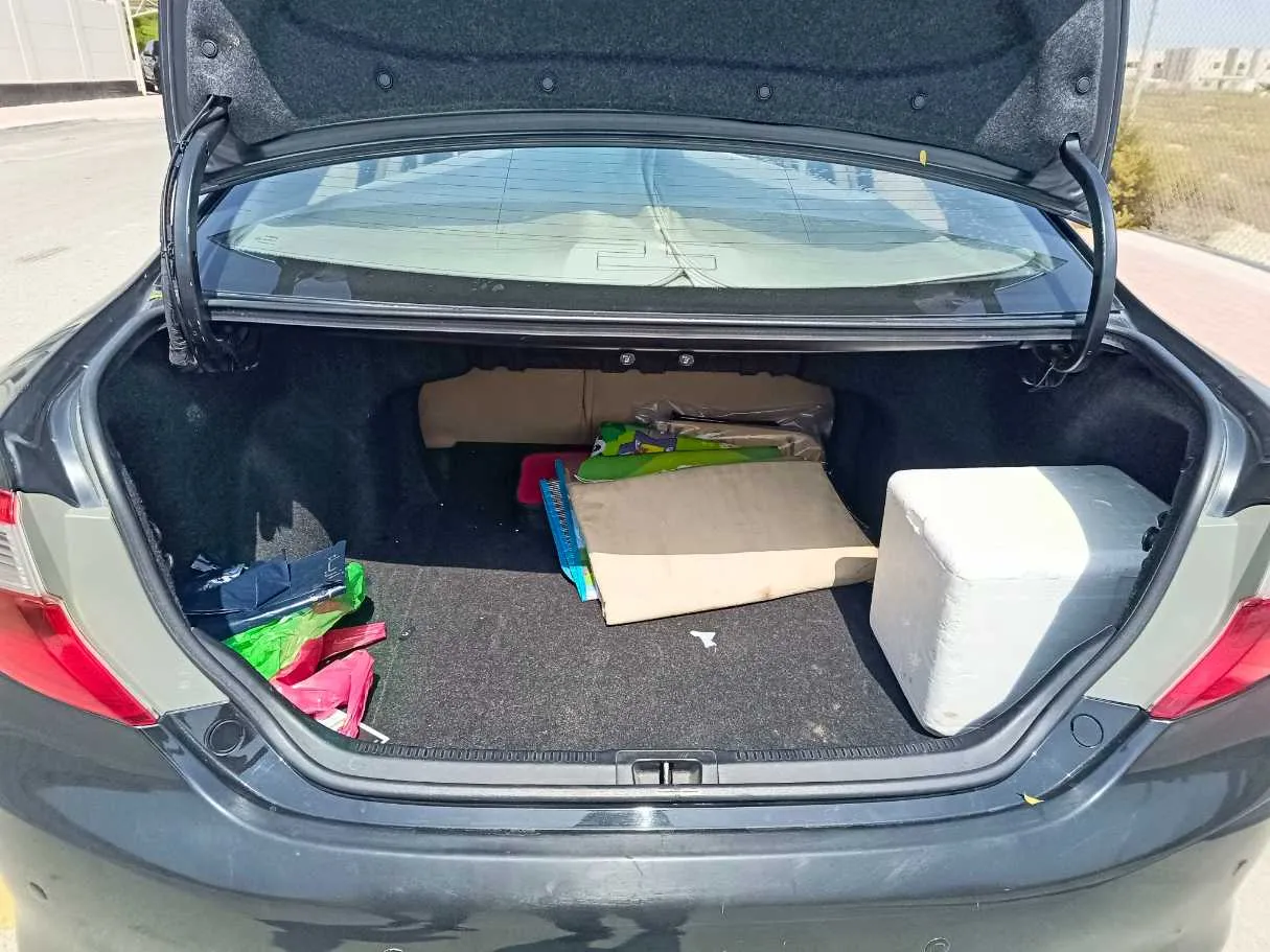 Car image 30