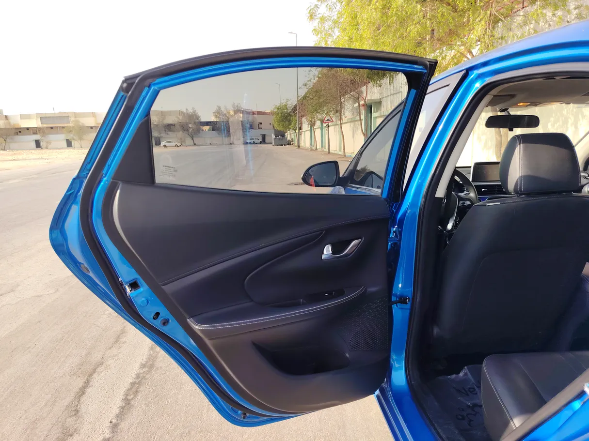 Car image 15