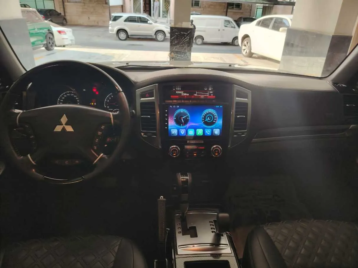 Car image 24