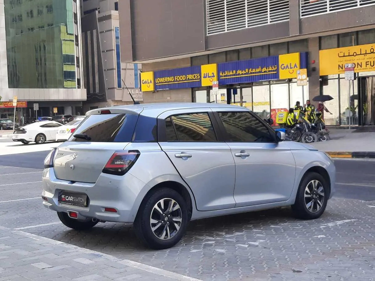 Car image 7