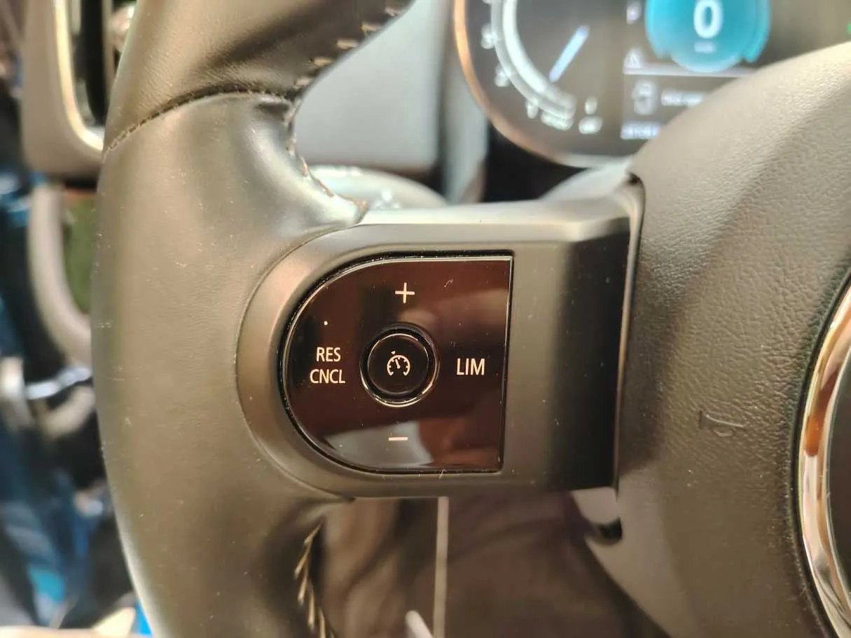 Car image 35