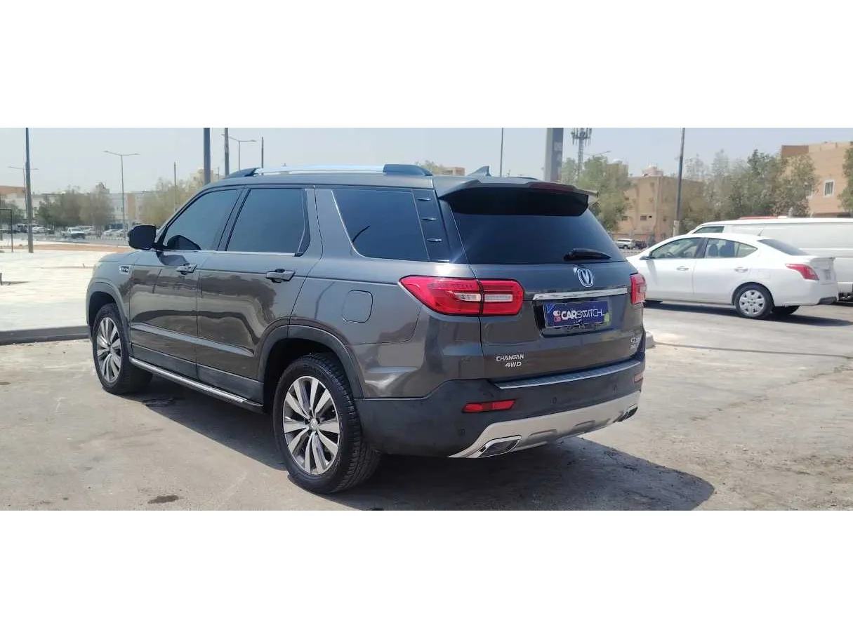 Car image 7