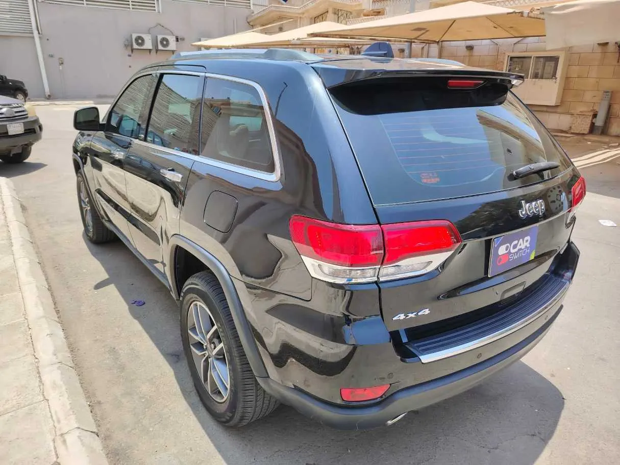 Car image 7