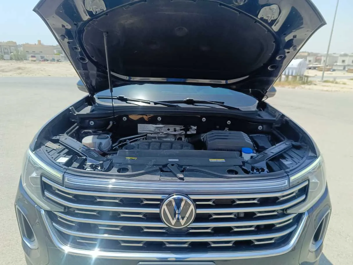 Car image 30