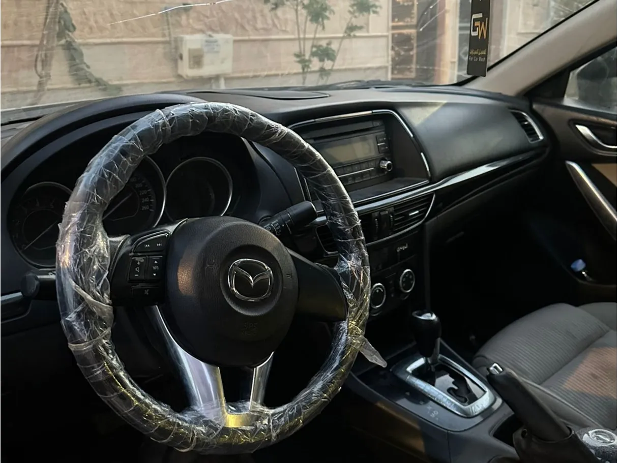 Car image 5