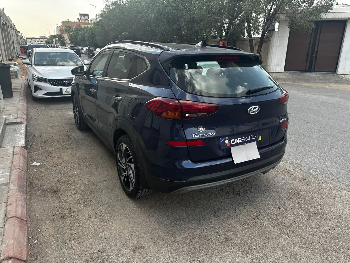 Car image 7