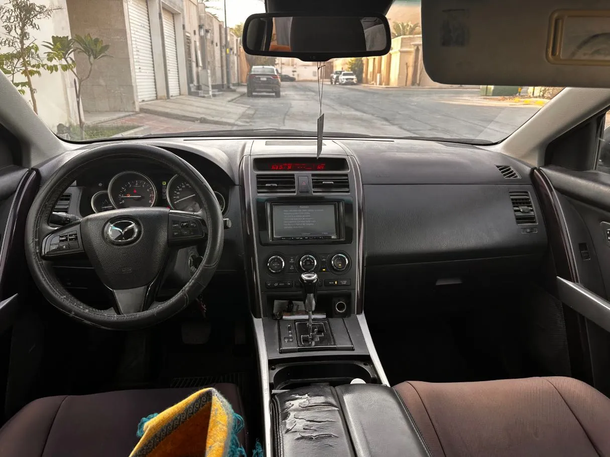 Car image 15