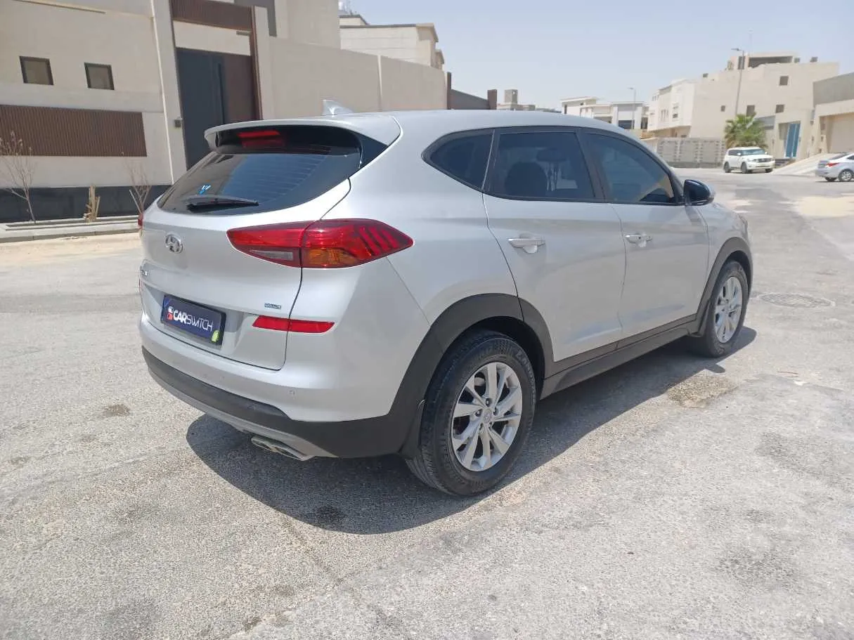 Car image 5