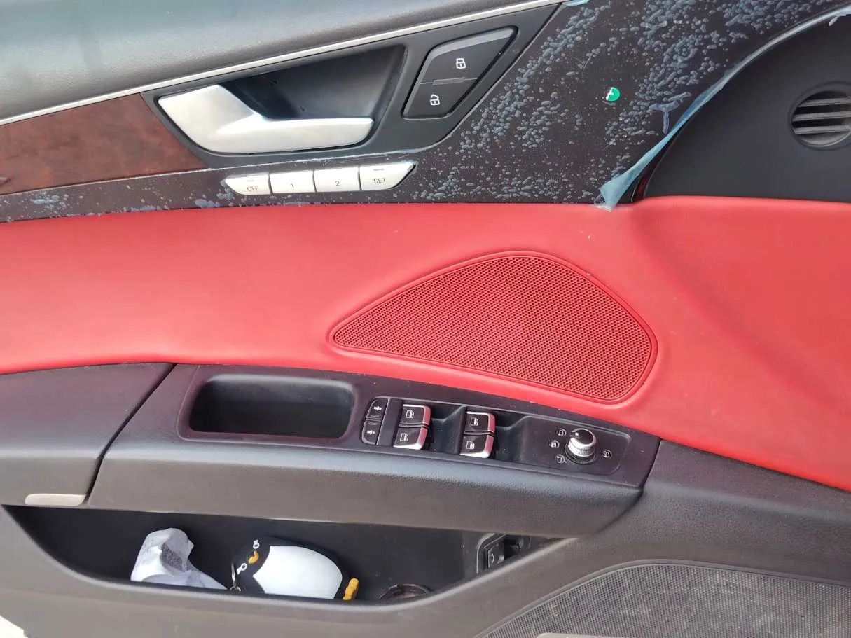 Car image 28