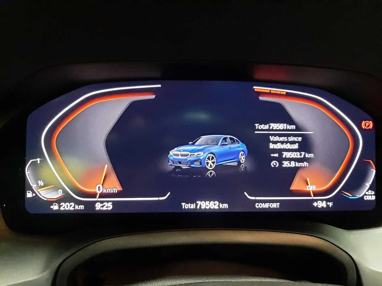 Car image 18