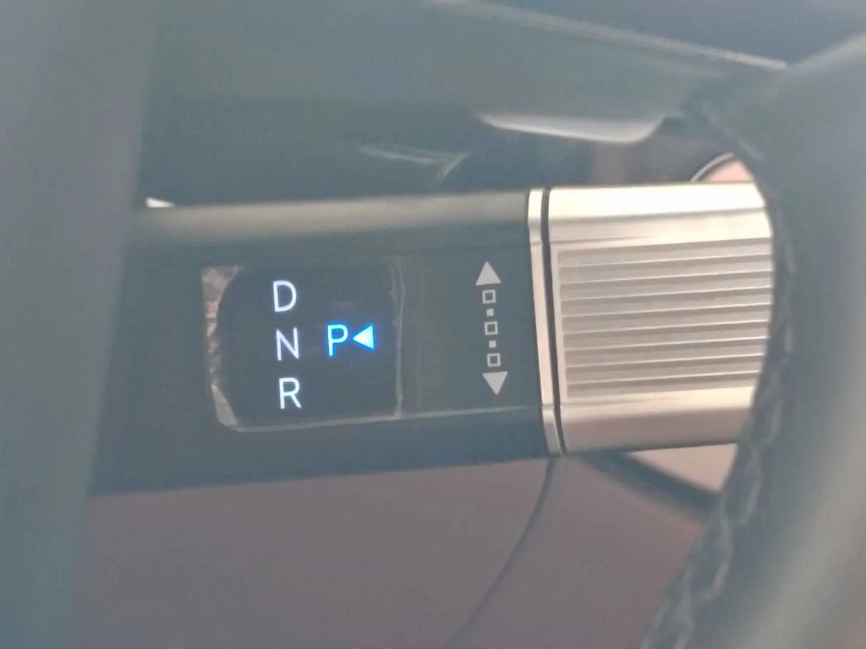 Car image 26