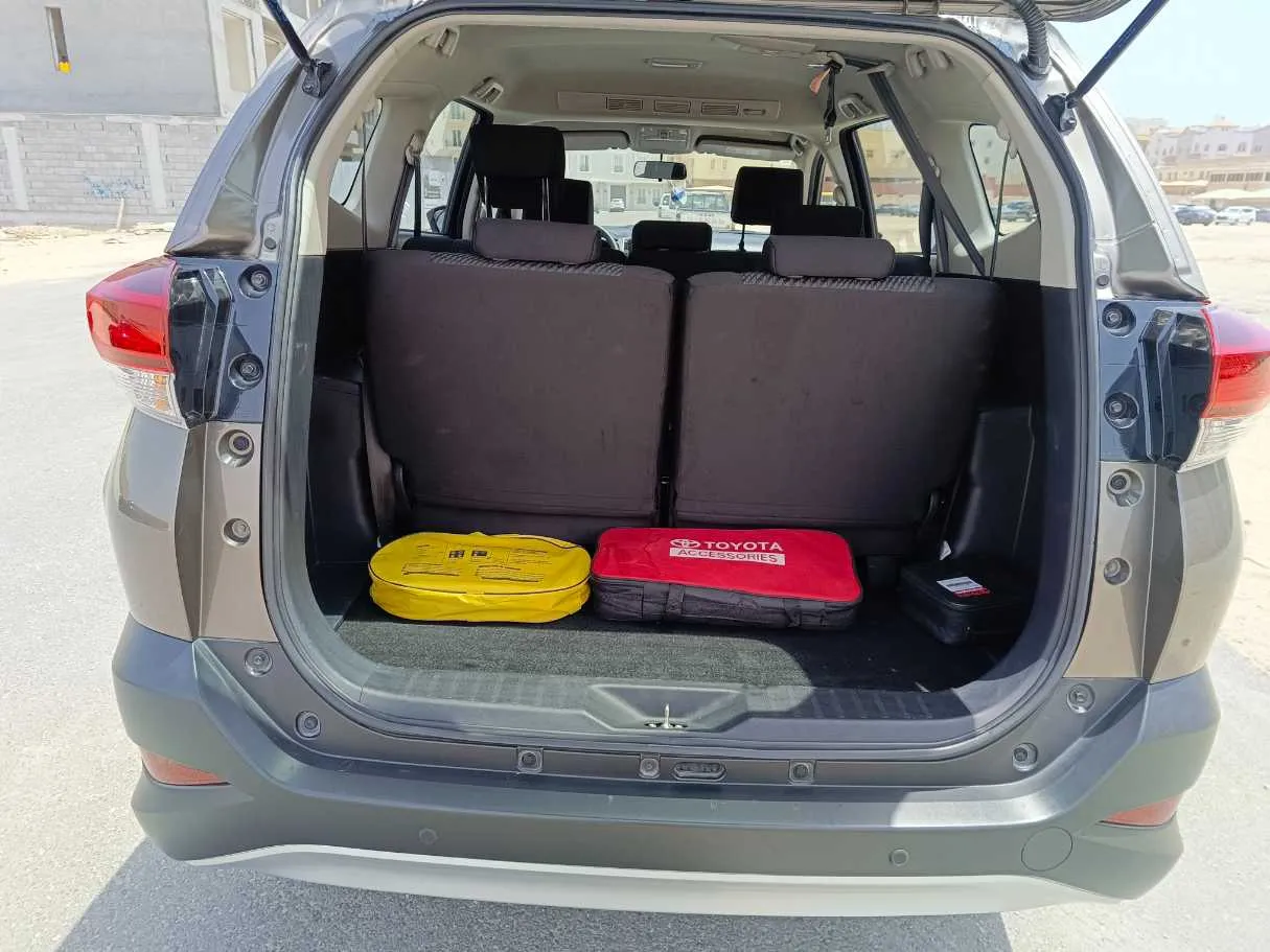 Car image 27
